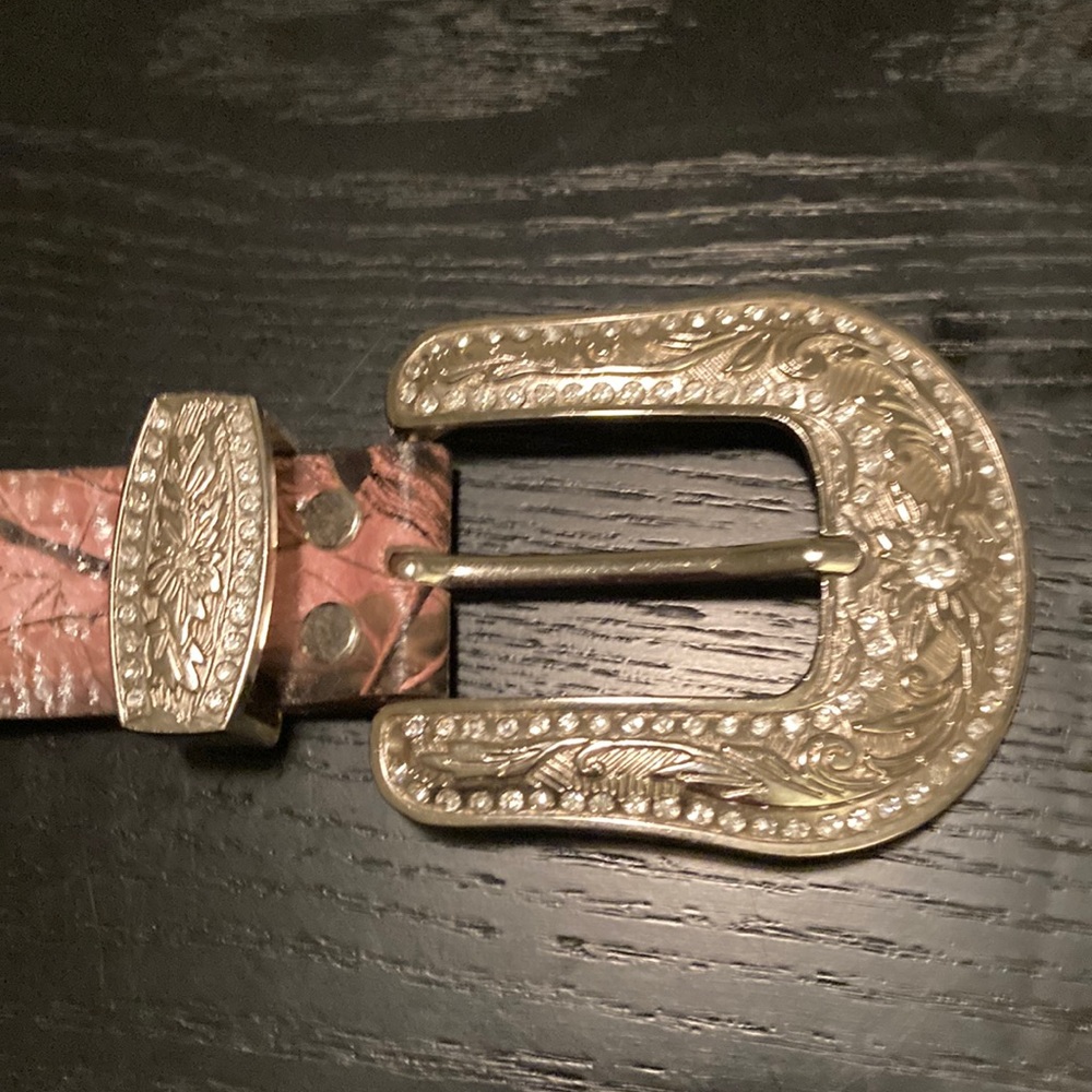 Montana West pink Camo revolver belt with silver accents 35” waist